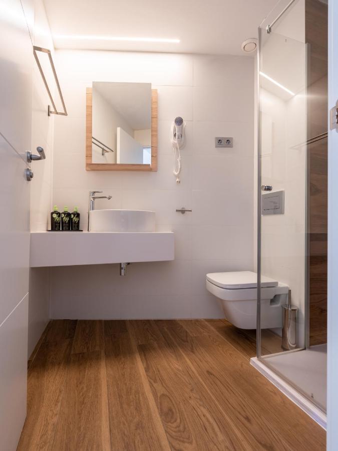 Limehome Barcelona Carrer De Fontcoberta - Digital Access Exterior photo
