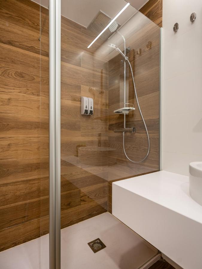 Limehome Barcelona Carrer De Fontcoberta - Digital Access Exterior photo